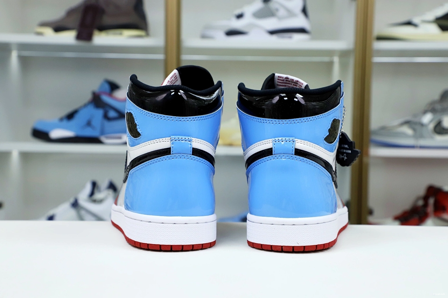 AIR 'FEARLESS' HIGH 1 OG RETRO JORDAN 0820